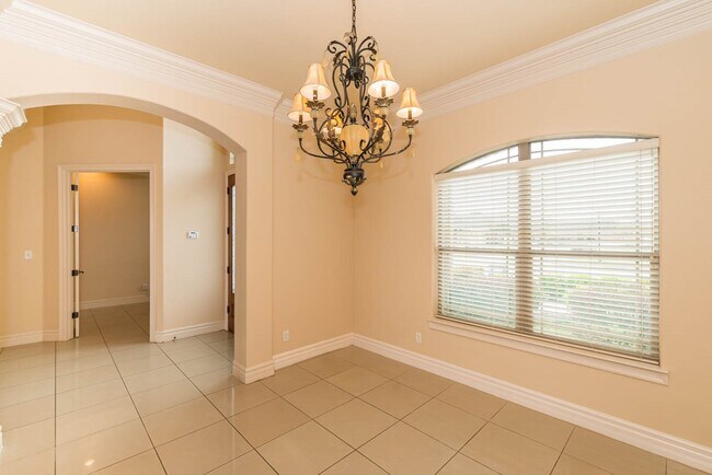 Building Photo - 7 Stonebrook Ct