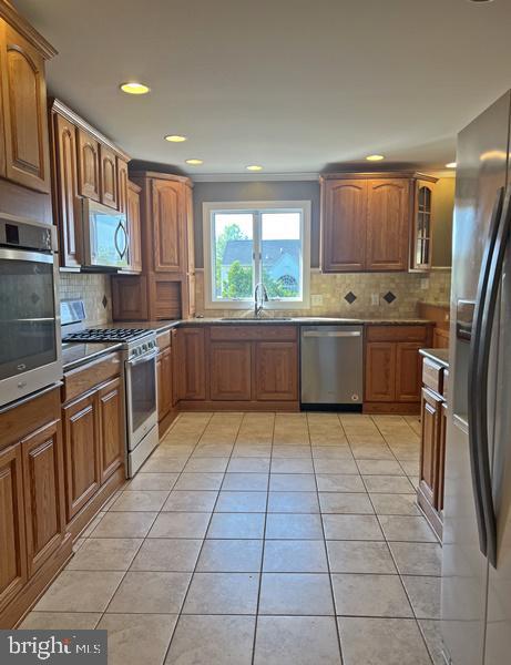 Building Photo - 1935 Shiloh Dr