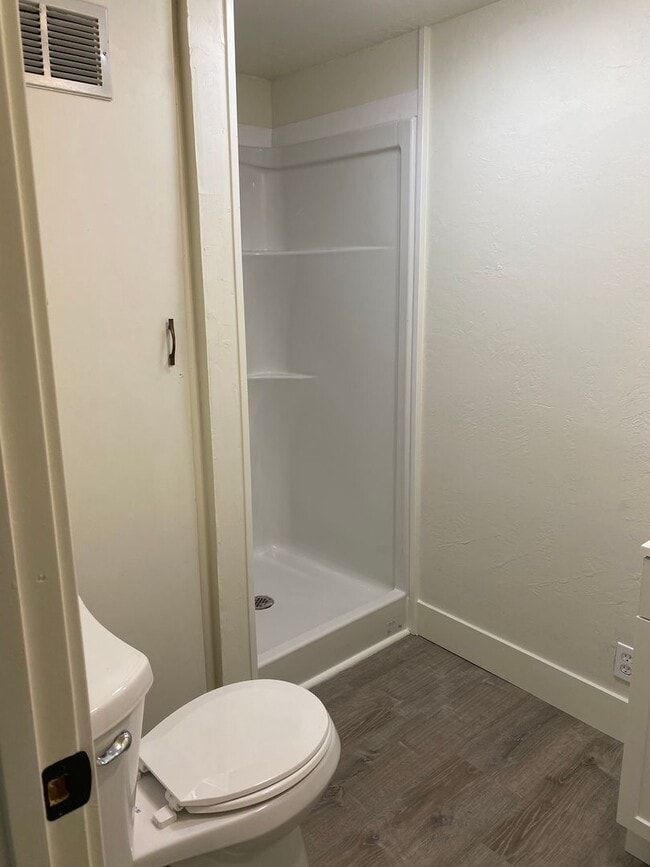Building Photo - Cute Updated Home Near Shopping and Downtown Chico
