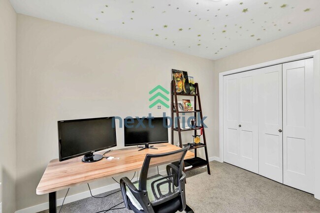 Building Photo - Stunning 4-Bedroom, 3-Bathroom East-Facing Cul-De-Sac Home in Laterra Estates