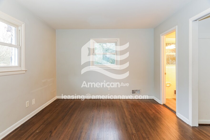 Building Photo - 1130 Linwood St