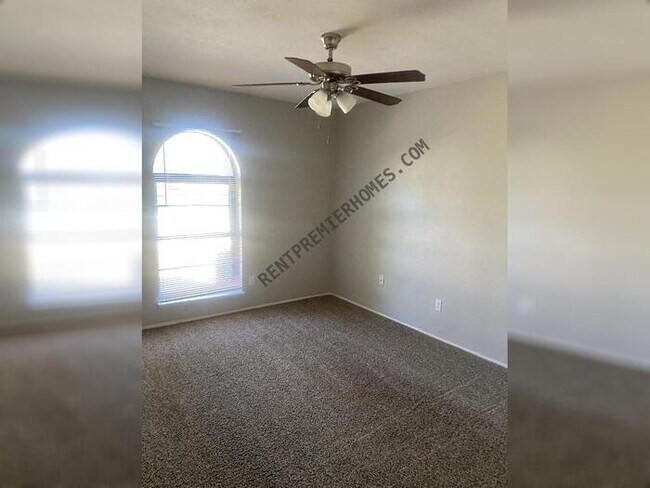 Building Photo - 7124 Nutmeg Ln