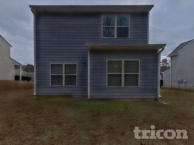 Building Photo - 3333 Lowland Dr