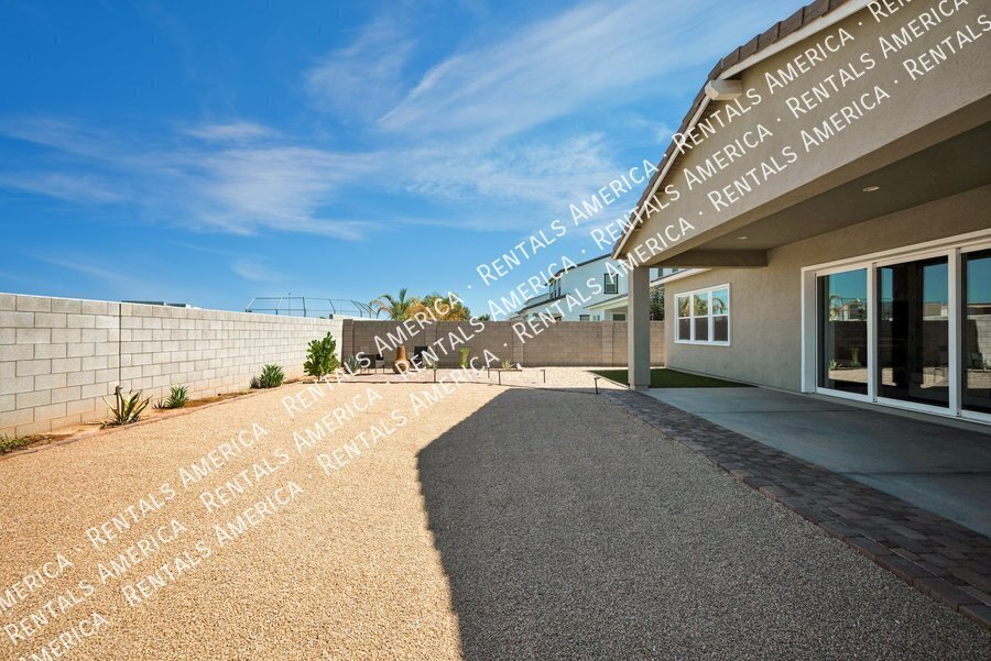 Building Photo - 22700 E Arroyo Verde Dr