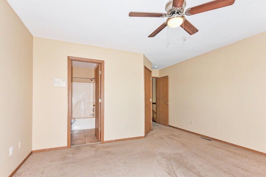 Building Photo - 14480 Williamsburg Manor Dr