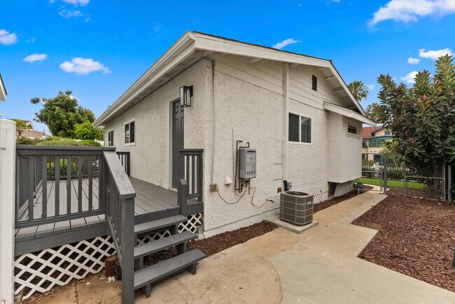 Building Photo - 2552 B St