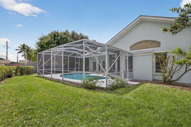 Building Photo - 8401 SE Ketch Ct
