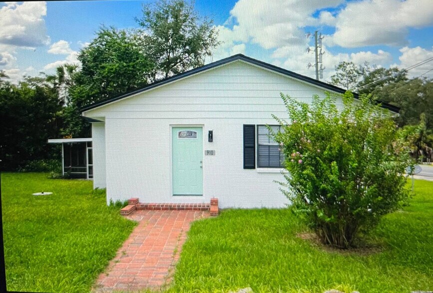 Building Photo - 18160 High Springs Main St