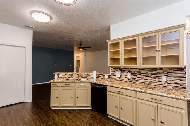 Building Photo - 2834 Trinity Glen Ln