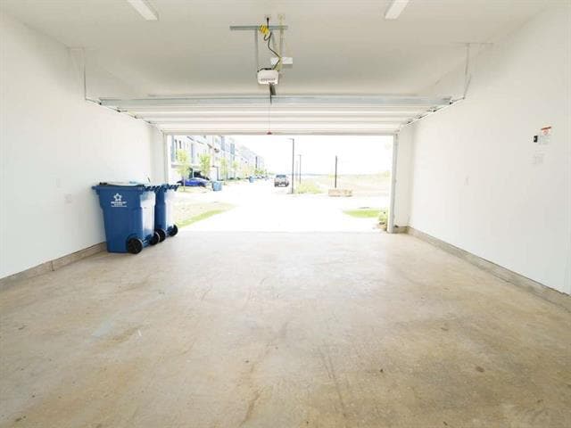 Building Photo - 9311 Easy St