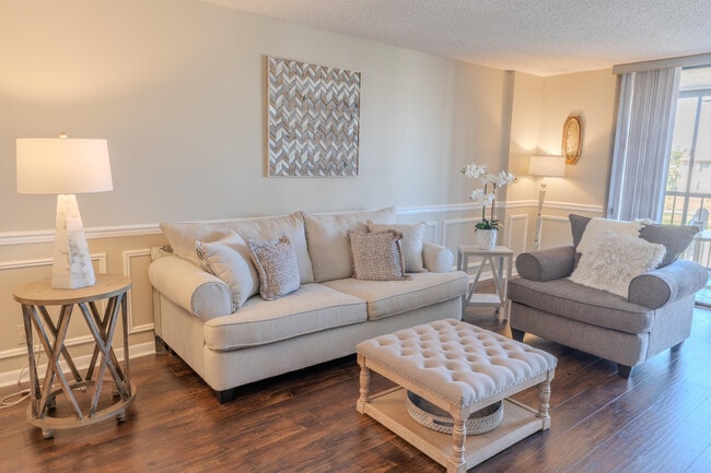 Building Photo - 4725 Lucerne Lakes Blvd E