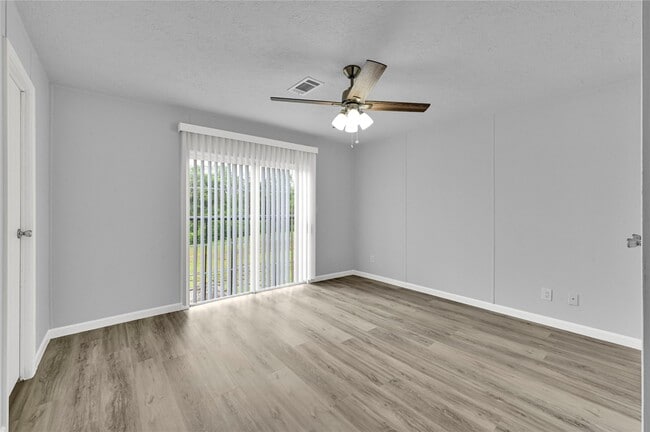 Building Photo - 609 Avenue D
