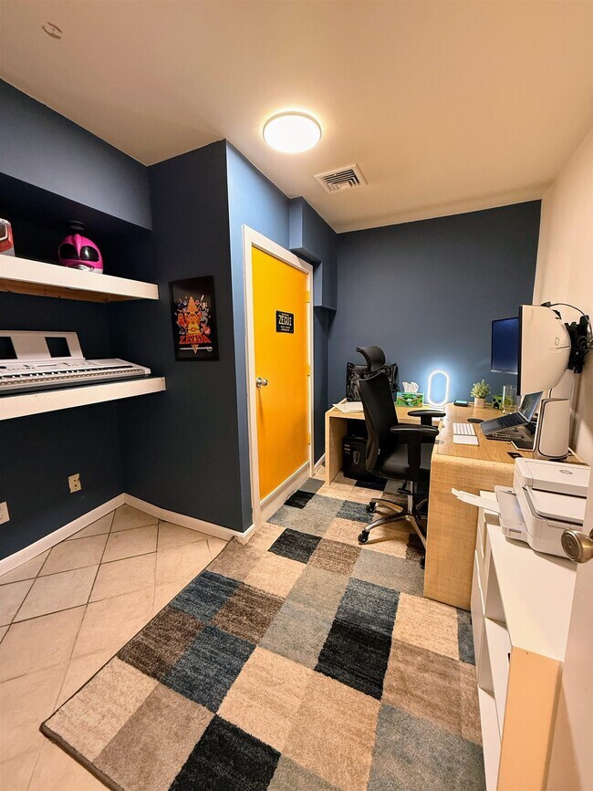 Building Photo - 8 Carroll Pl