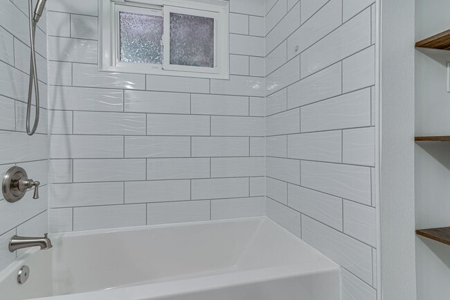 Building Photo - Charming 3+ BR single family home available now