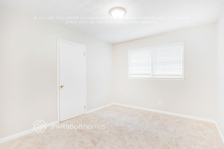 Building Photo - 7039 Carolyn Cir