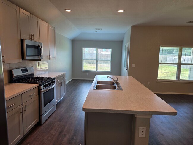 Building Photo - 20714 Southern Wds Blvd