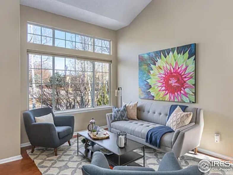 Building Photo - 1364 E Weldona Way