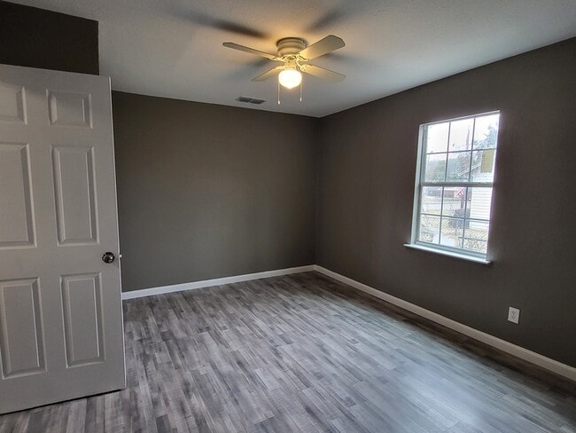 Building Photo - 9605 Grady Ln