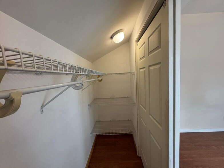 Building Photo - 14 Court St