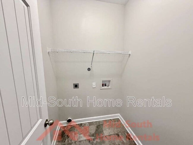 Building Photo - 7472 Kylan Dr