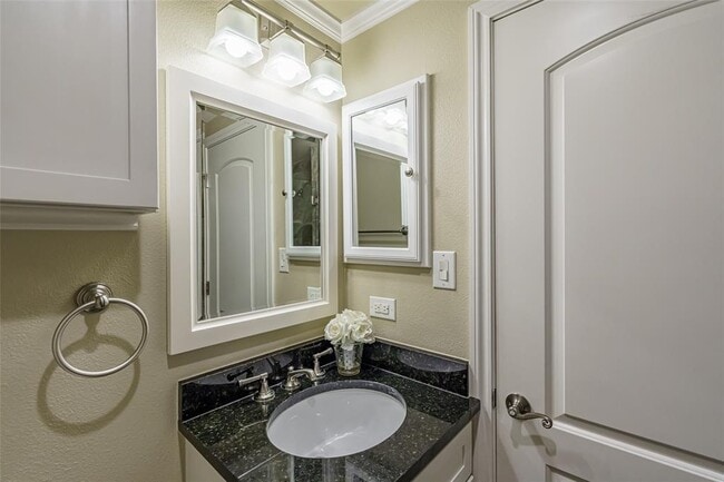 Building Photo - 8810 Mountain Path Cir