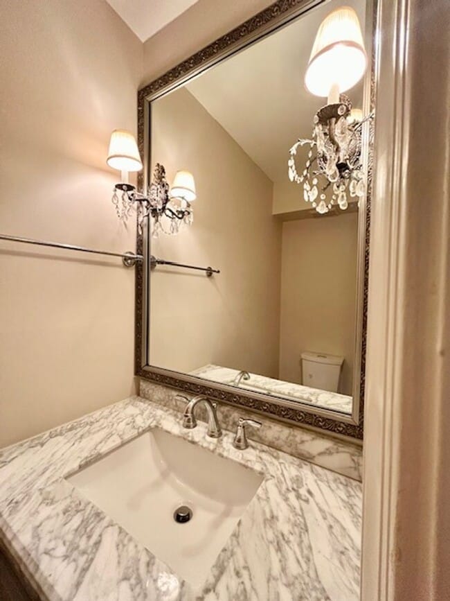 Building Photo - 10939 Wickshire Way