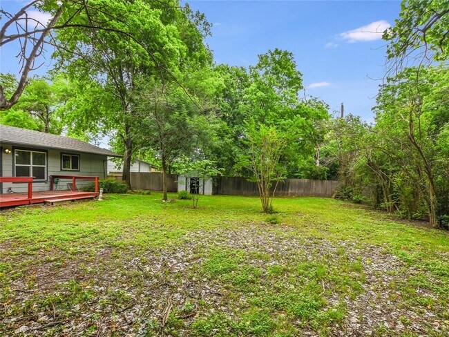 Building Photo - 8711 Bridgeport Dr