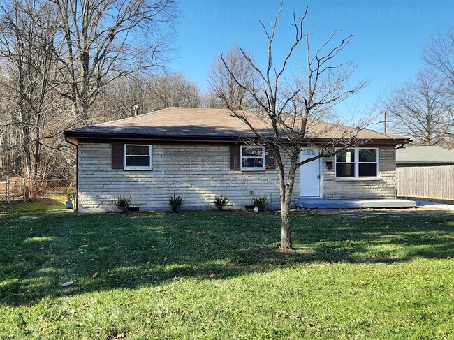 Building Photo - 9002 Whippoorwill Rd