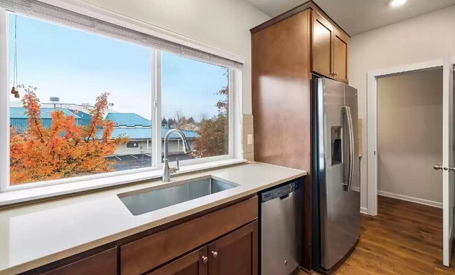 Building Photo - 459 NE Patricia Ann Pl