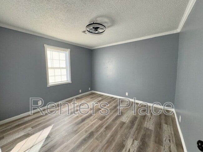 Building Photo - 16929 S Memorial Dr