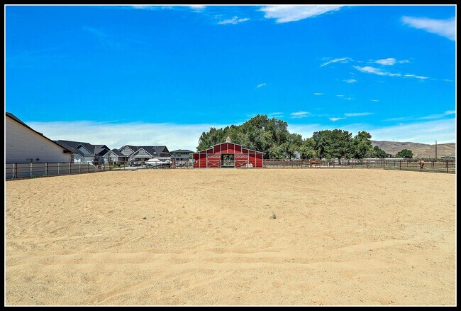 Building Photo - 3 Acre Horse Ranch & Home Rental SE Boise ...