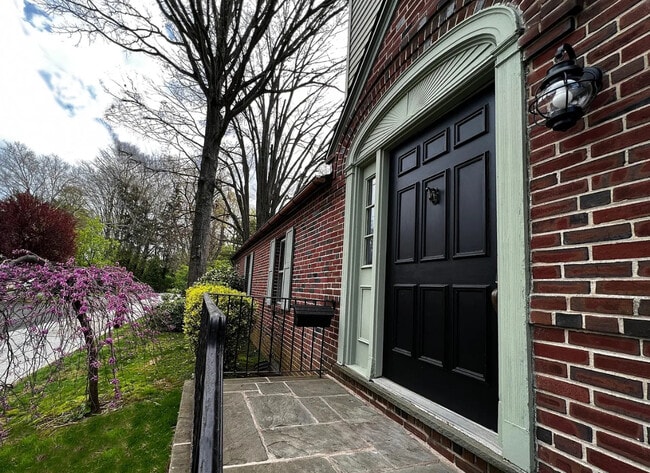 Primary Photo - 24 Highland Ave