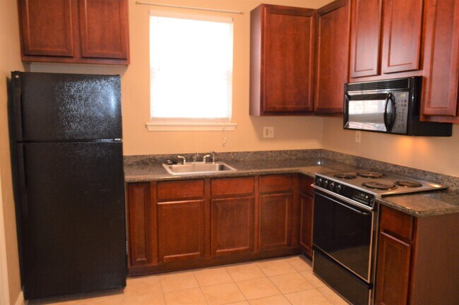 Kitchen view 2 - 626 St Ferdinand St