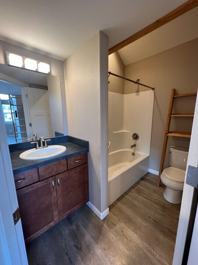 Building Photo - 215 W Whitman St