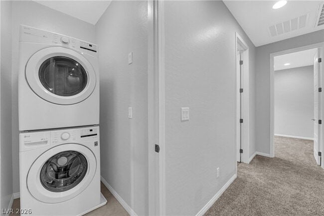 Building Photo - 11665 Redwood Mountain Ave