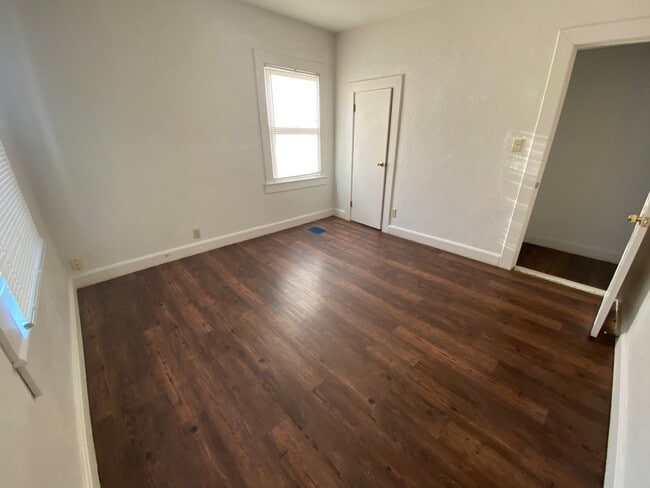 Building Photo - COLLEGE PRE-LEASING