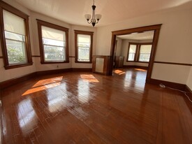 Building Photo - 139 Chauncy St