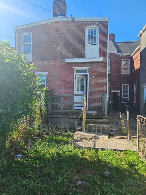 Building Photo - 909 E Princess St