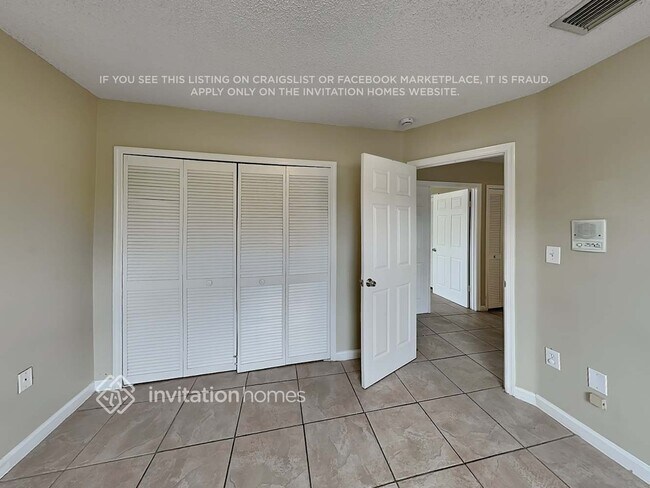 Building Photo - 1121 NW 129th Pl