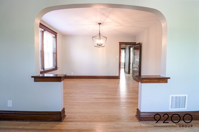 Building Photo - Newly Renovated 2Bed/1Bath in Charming Sou...