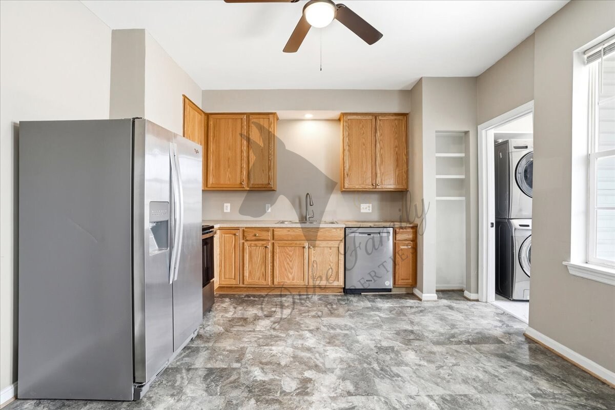 Building Photo - 608 N Queen St