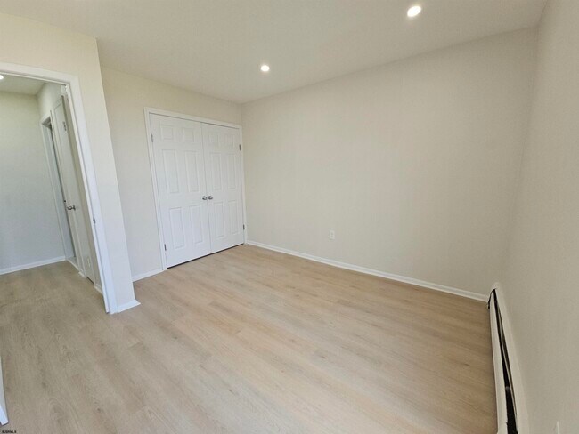 Building Photo - 2201 Murray Ave