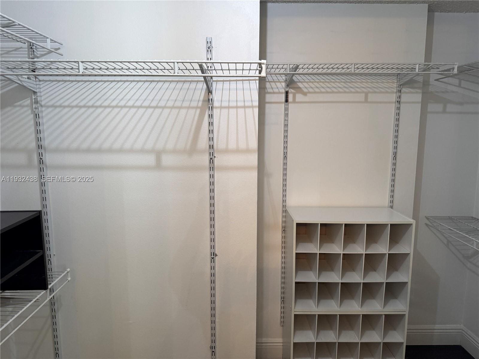 Building Photo - 185 Lakeview Dr