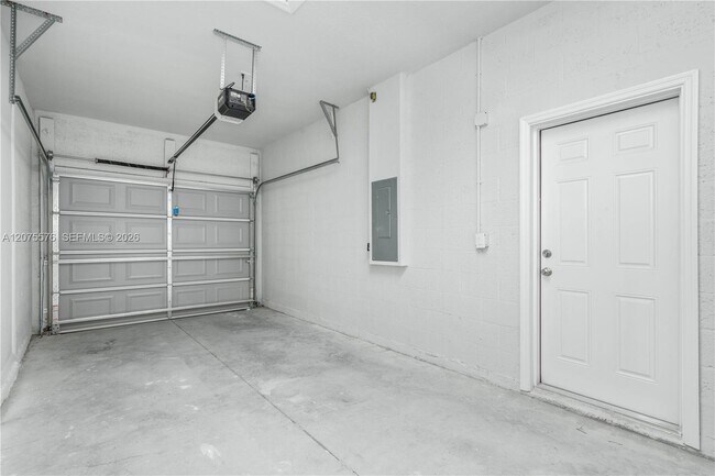 Building Photo - 1481 Las Villas Blvd