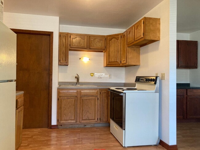 Building Photo - Duplex Neenah