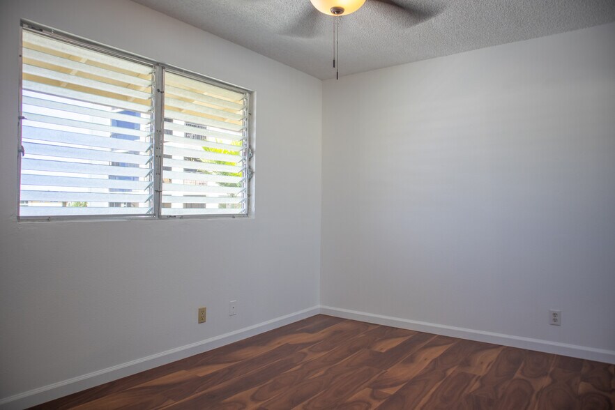 Building Photo - 350 Aoloa St