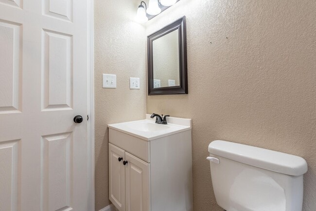 Building Photo - Available April 15!