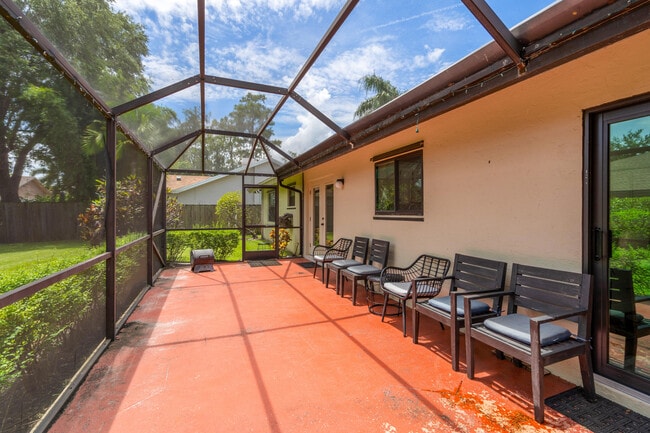 Building Photo - 1532 Primrose Ln