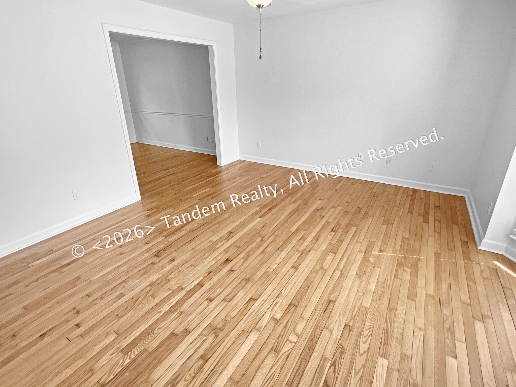 Building Photo - 309 Oakcrest Ct