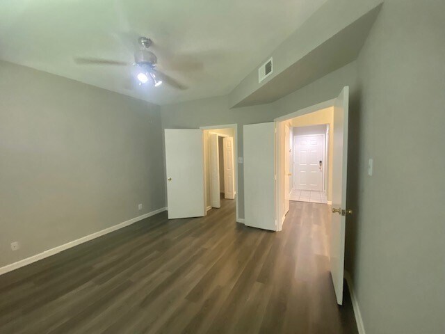 Building Photo - 2209 S Braeswood Blvd